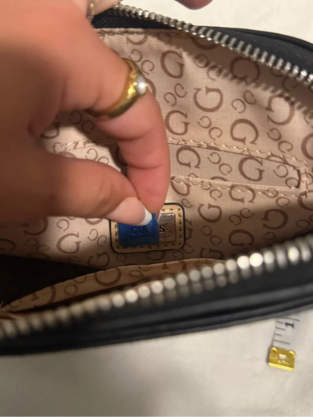 Guess compact crossbody